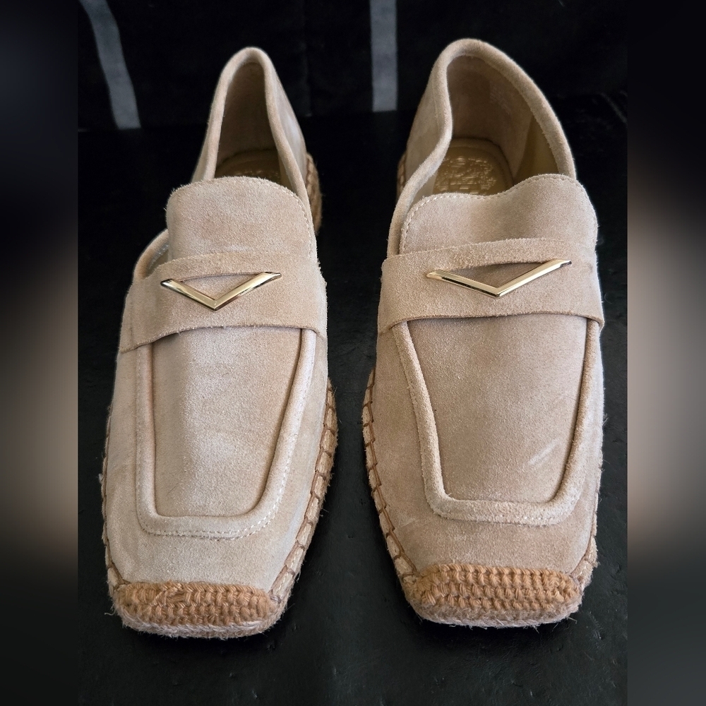 Vince Camuto Beige Suede Loafers NWOT - Picture 2 of 8